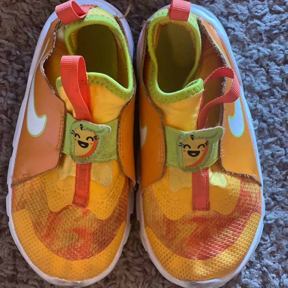 Nike- flex runner 2 “mango smoothie”